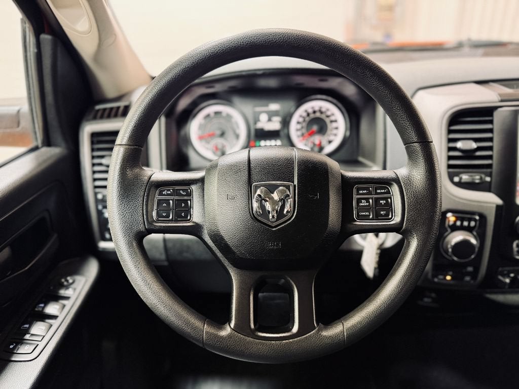2019 RAM 1500 Classic Express Crew Cab 4x4 5'7" Box