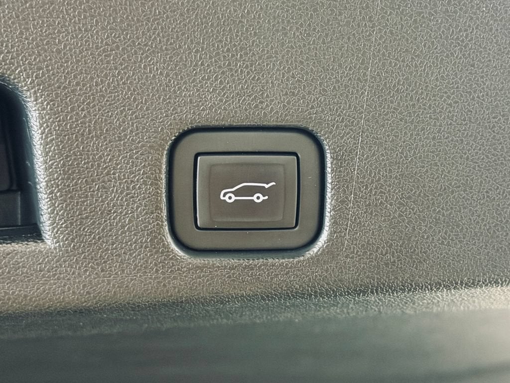 2024 GMC Acadia AT4