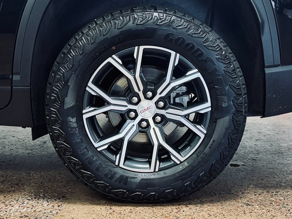 2024 GMC Acadia AT4