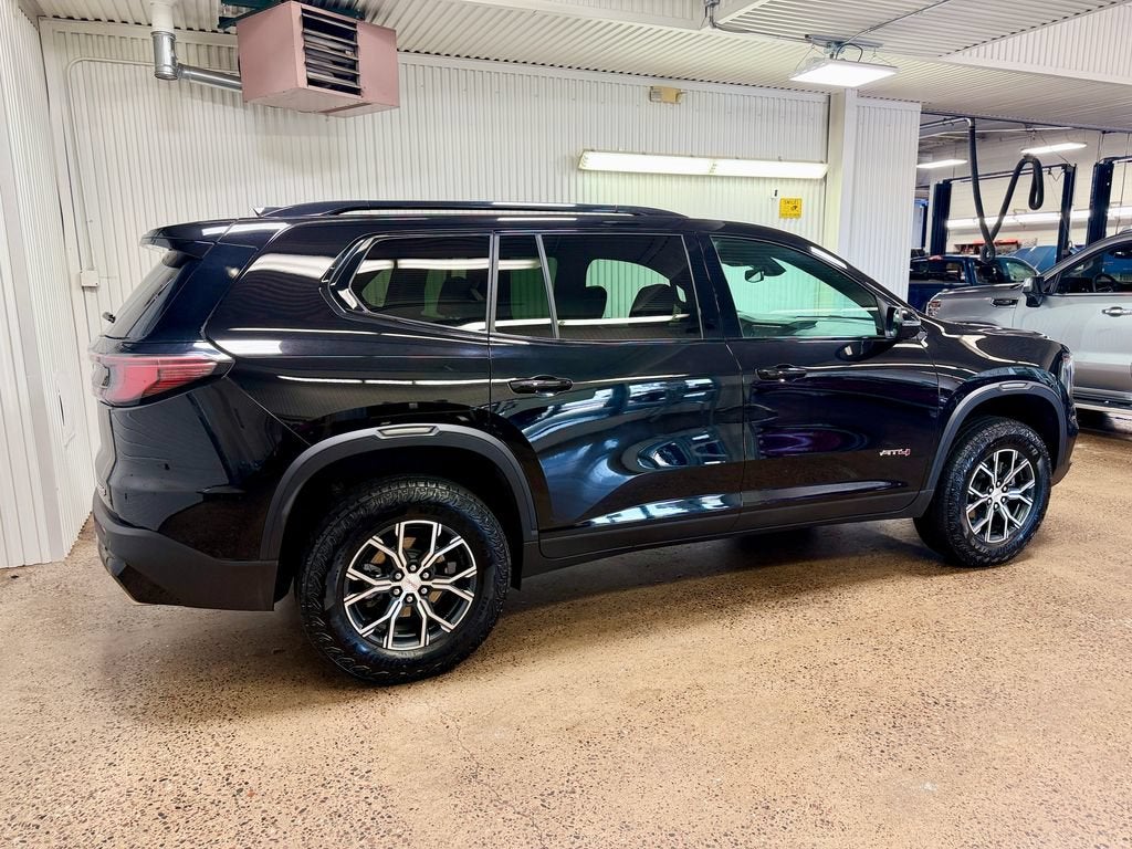 2024 GMC Acadia AT4