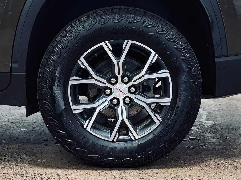 2024 GMC Acadia AT4