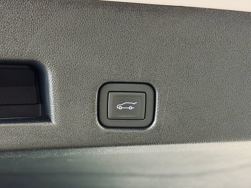 2025 GMC Acadia AT4