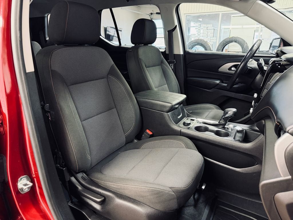 2021 Chevrolet Traverse LT Cloth