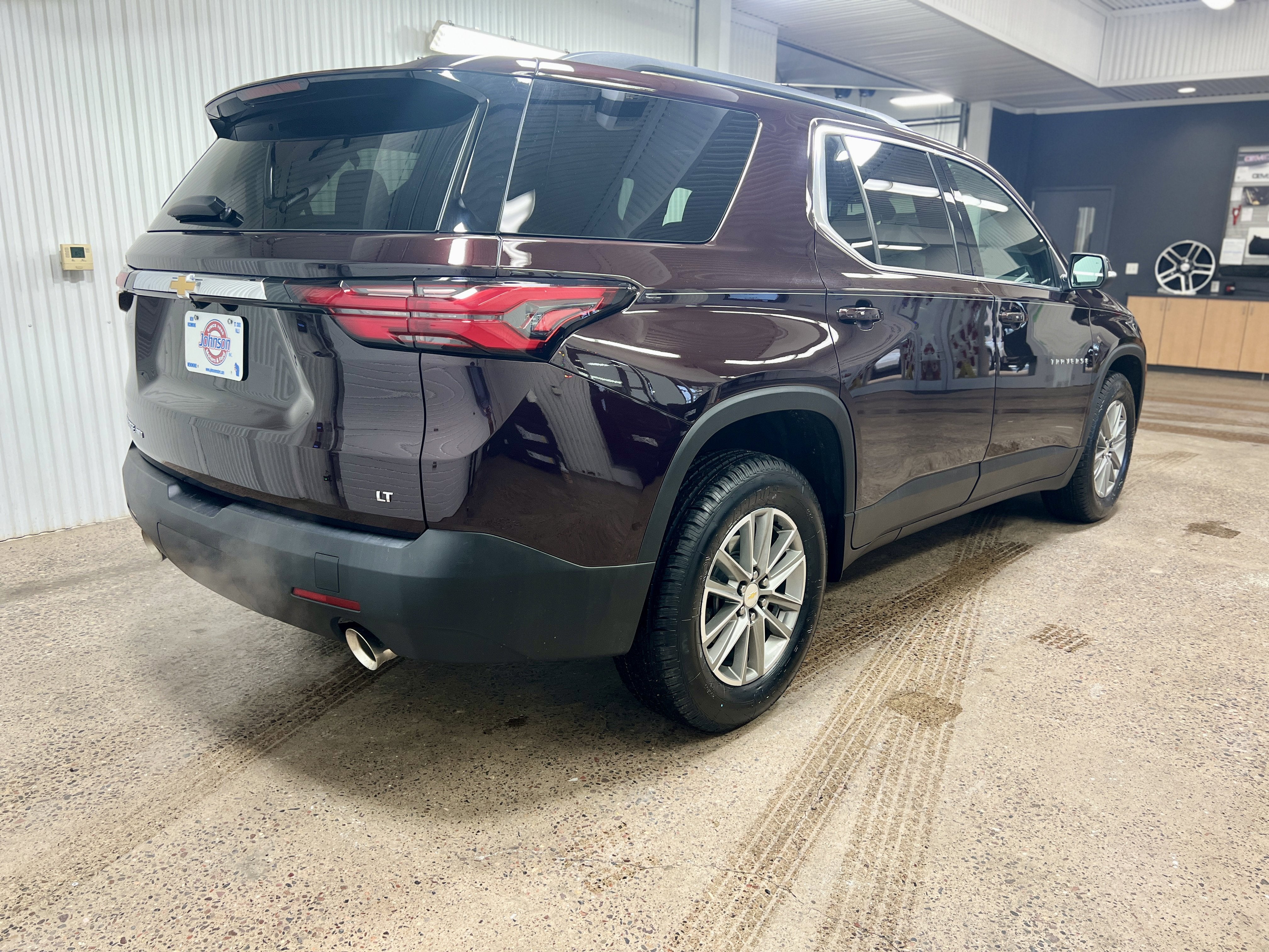 2023 Chevrolet Traverse LT Leather