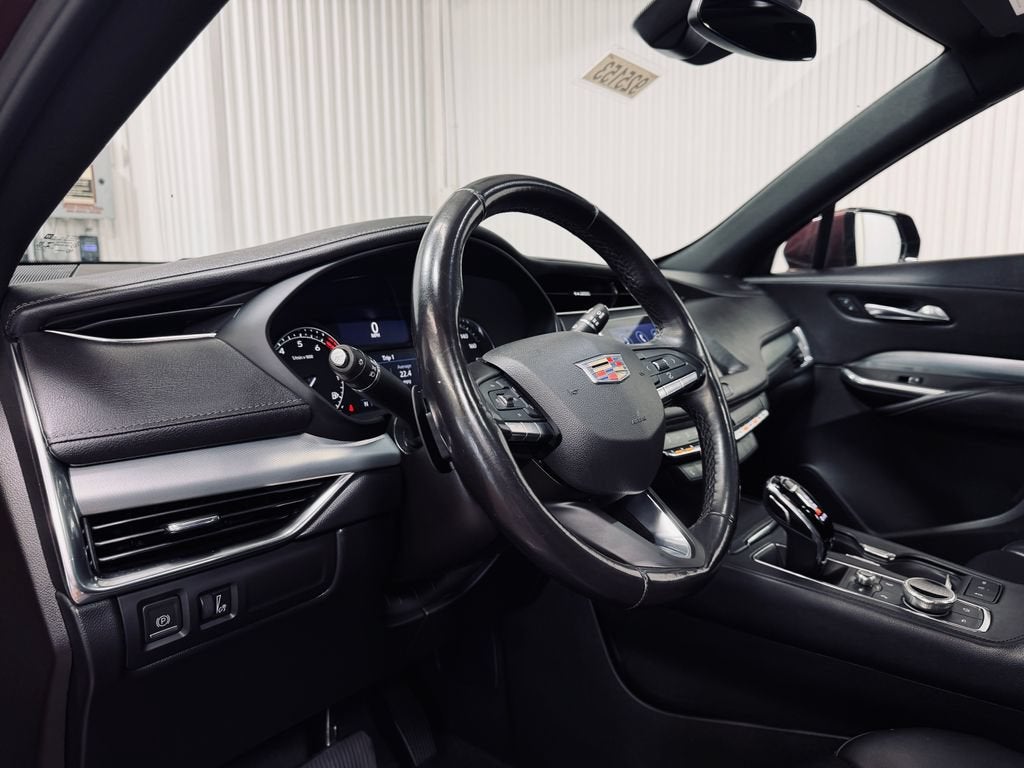 2023 Cadillac XT4 Premium Luxury