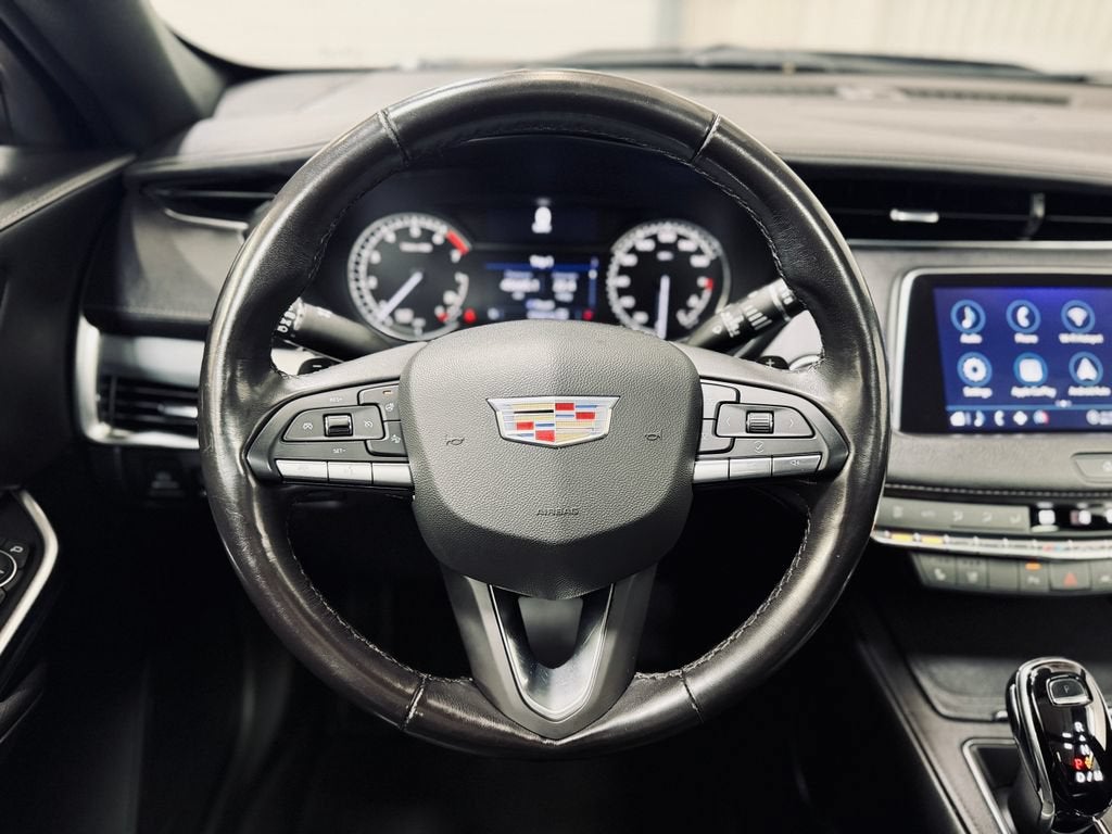 2023 Cadillac XT4 Premium Luxury