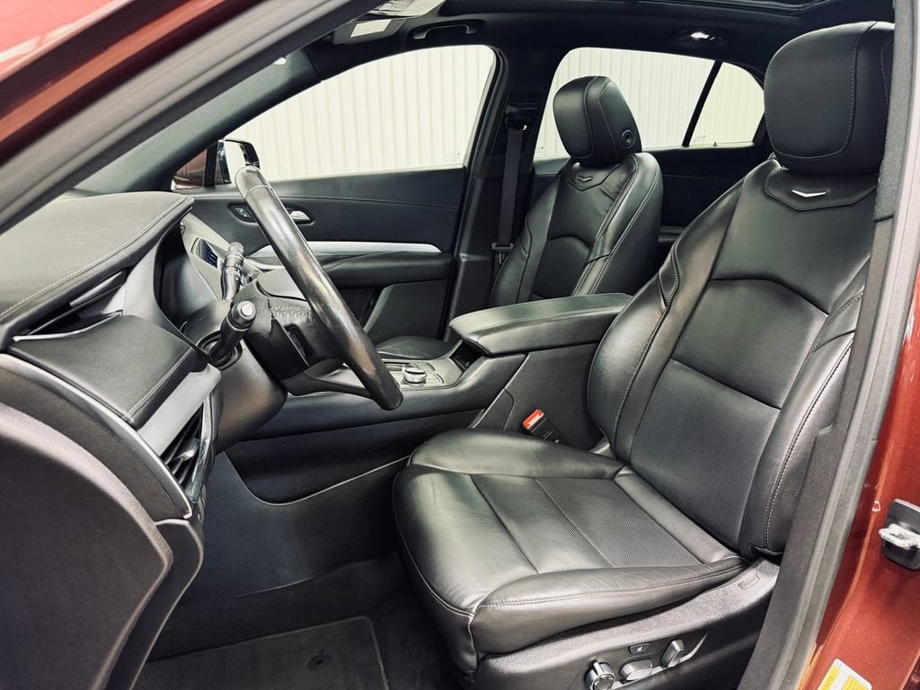2023 Cadillac XT4 Premium Luxury