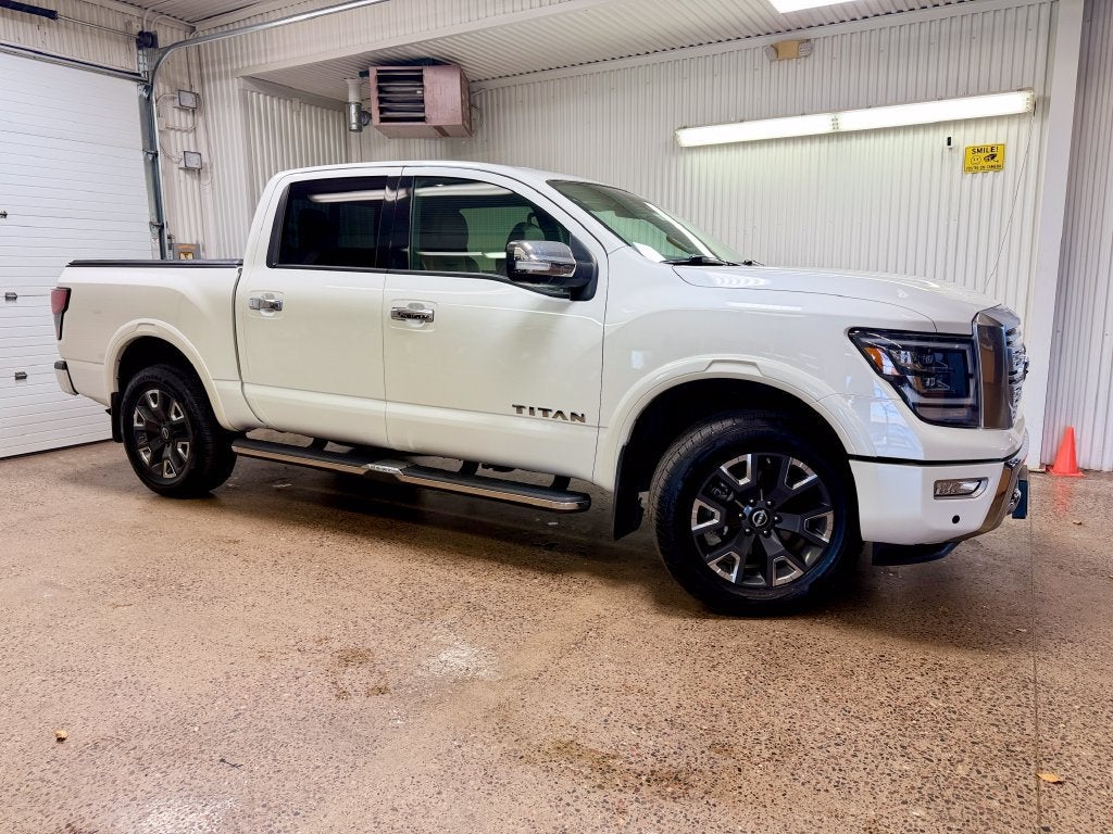 2023 Nissan TITAN Crew Cab Platinum Reserve 4x4