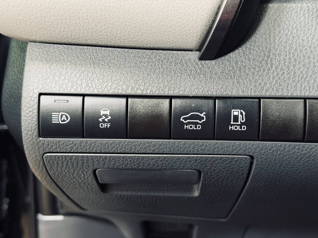 2019 Toyota Camry Hybrid LE