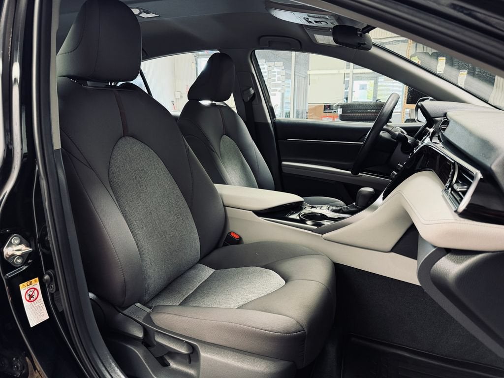 2019 Toyota Camry Hybrid LE