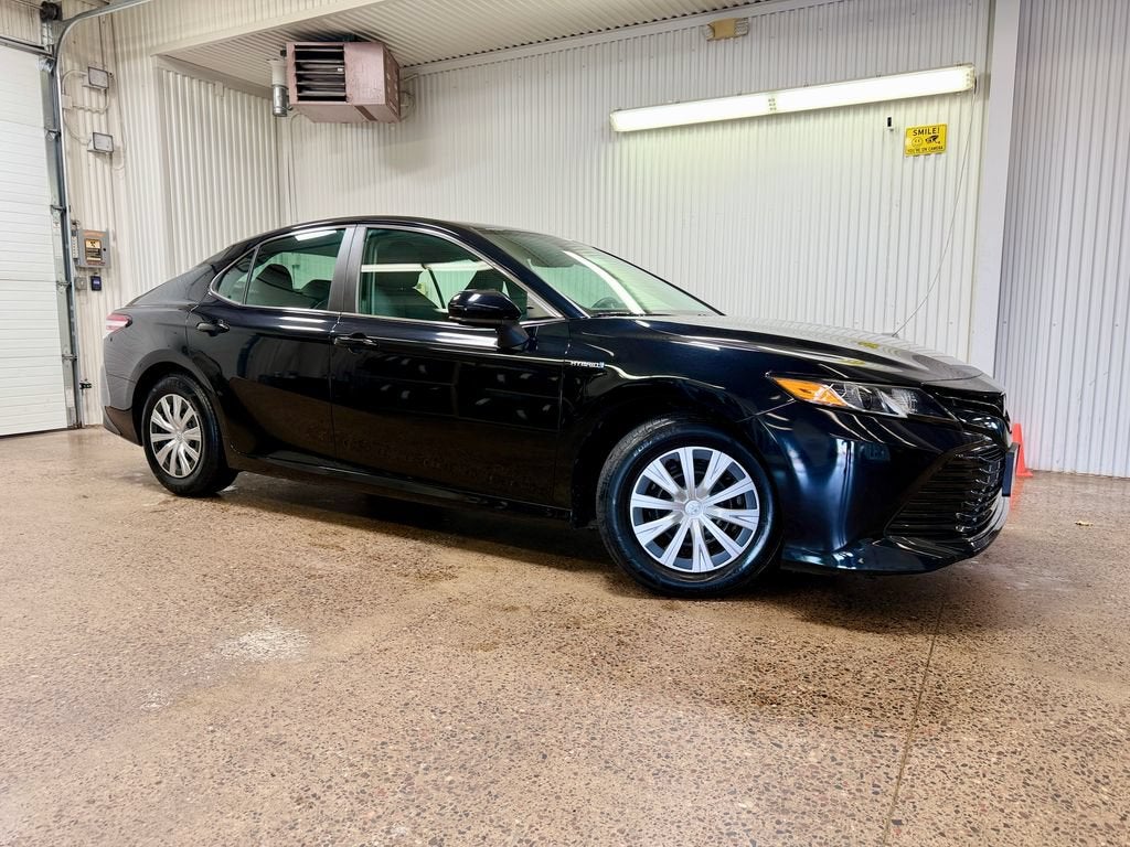 2019 Toyota Camry Hybrid LE