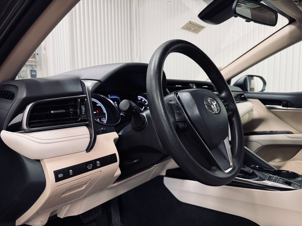2019 Toyota Camry Hybrid LE