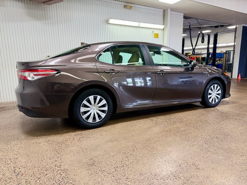 2019 Toyota Camry Hybrid LE