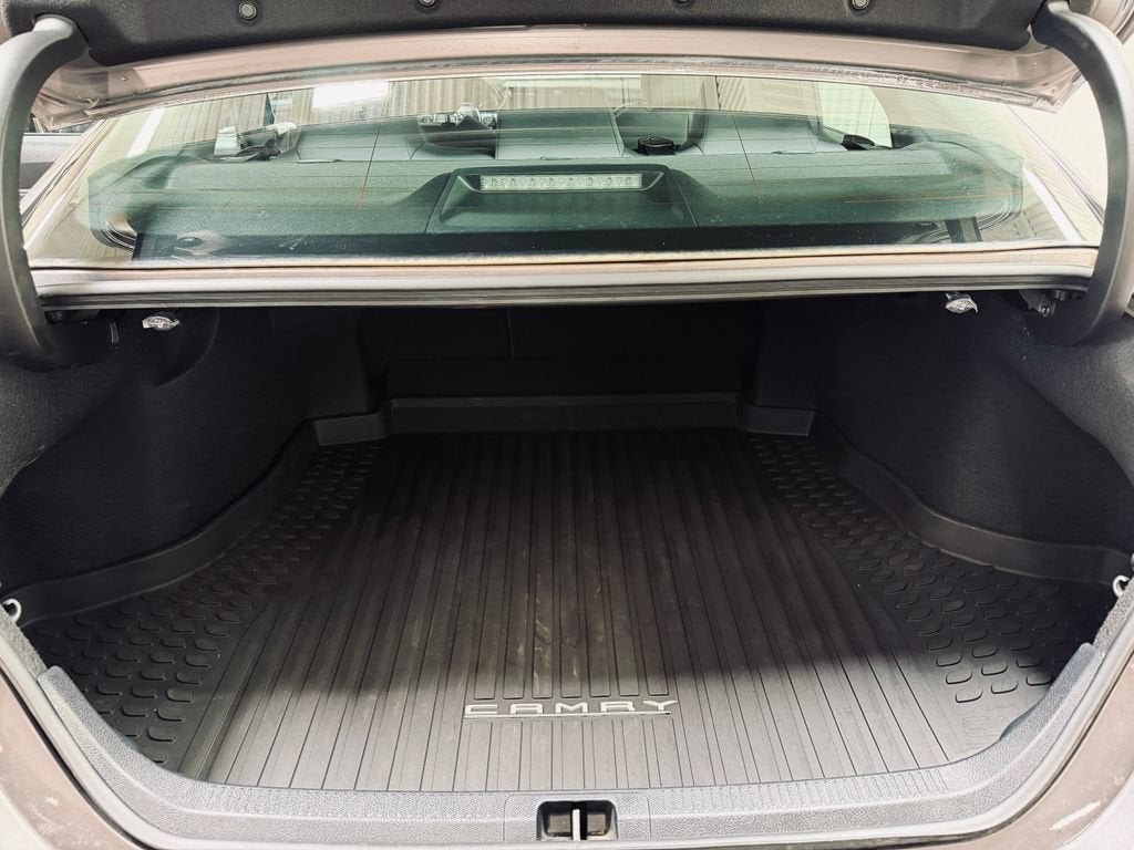2020 Toyota Camry Hybrid LE