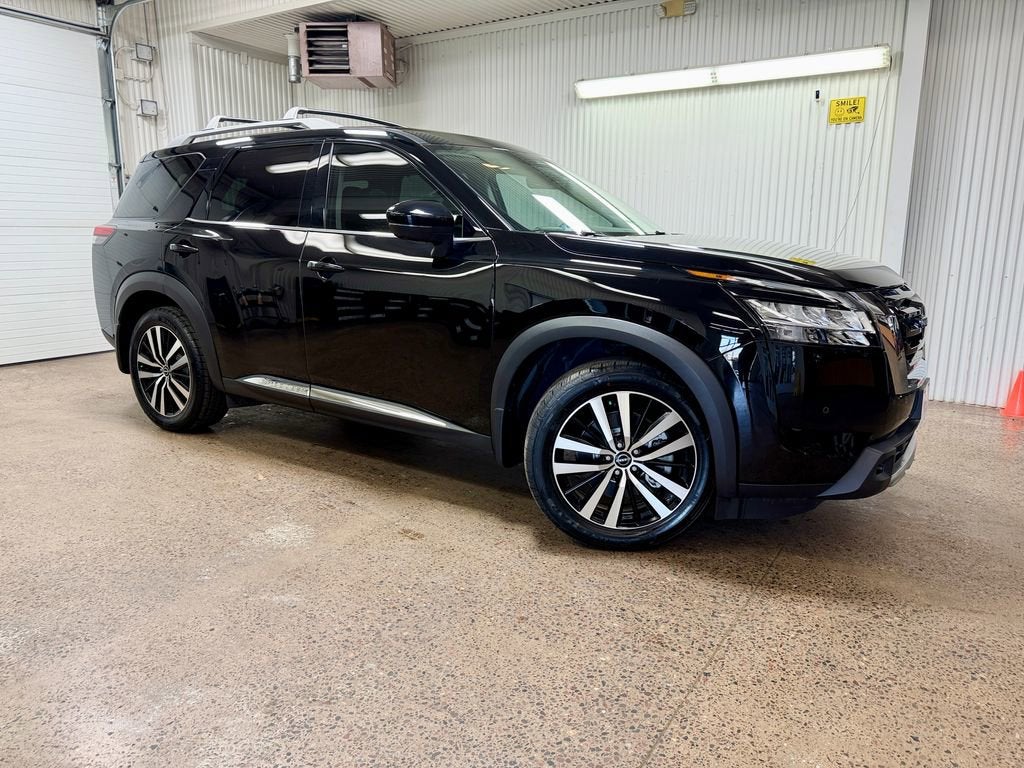 2024 Nissan Pathfinder Platinum 4WD