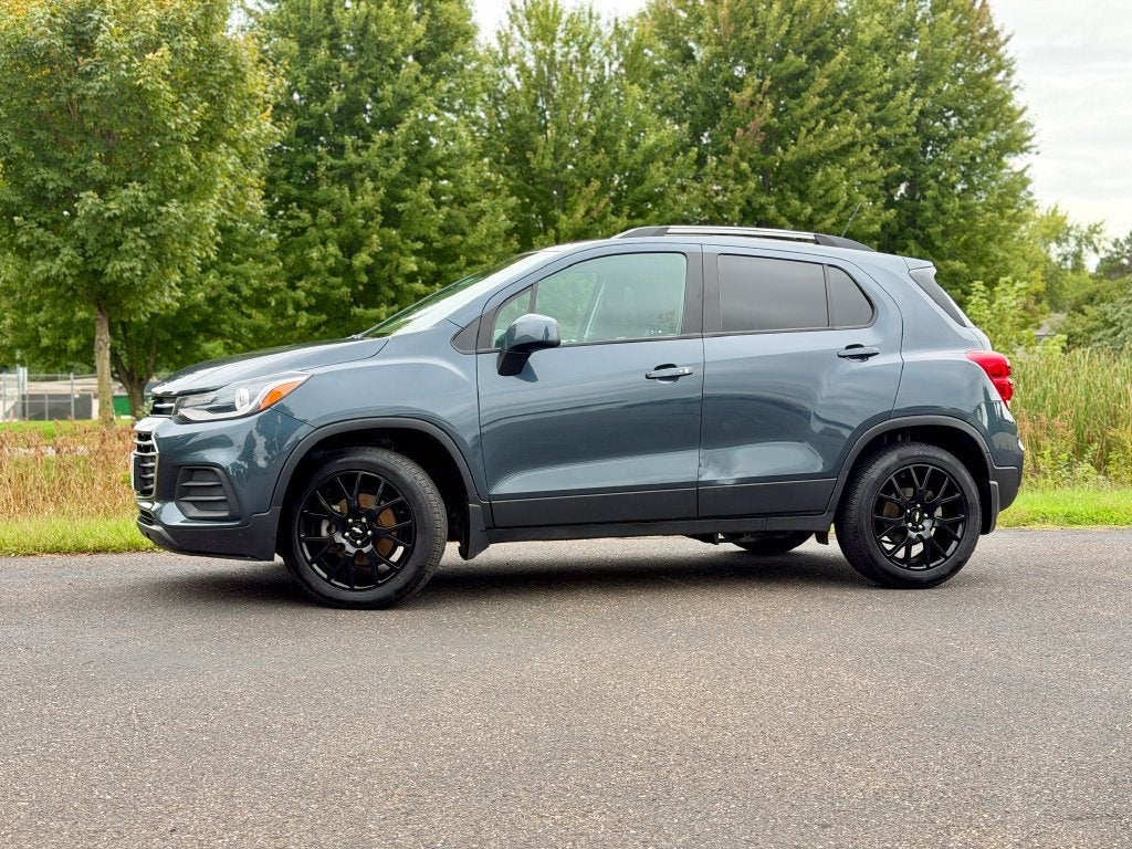 Used 2022 Chevrolet Trax LT with VIN KL7CJPSM8NB509233 for sale in Menomonie, WI