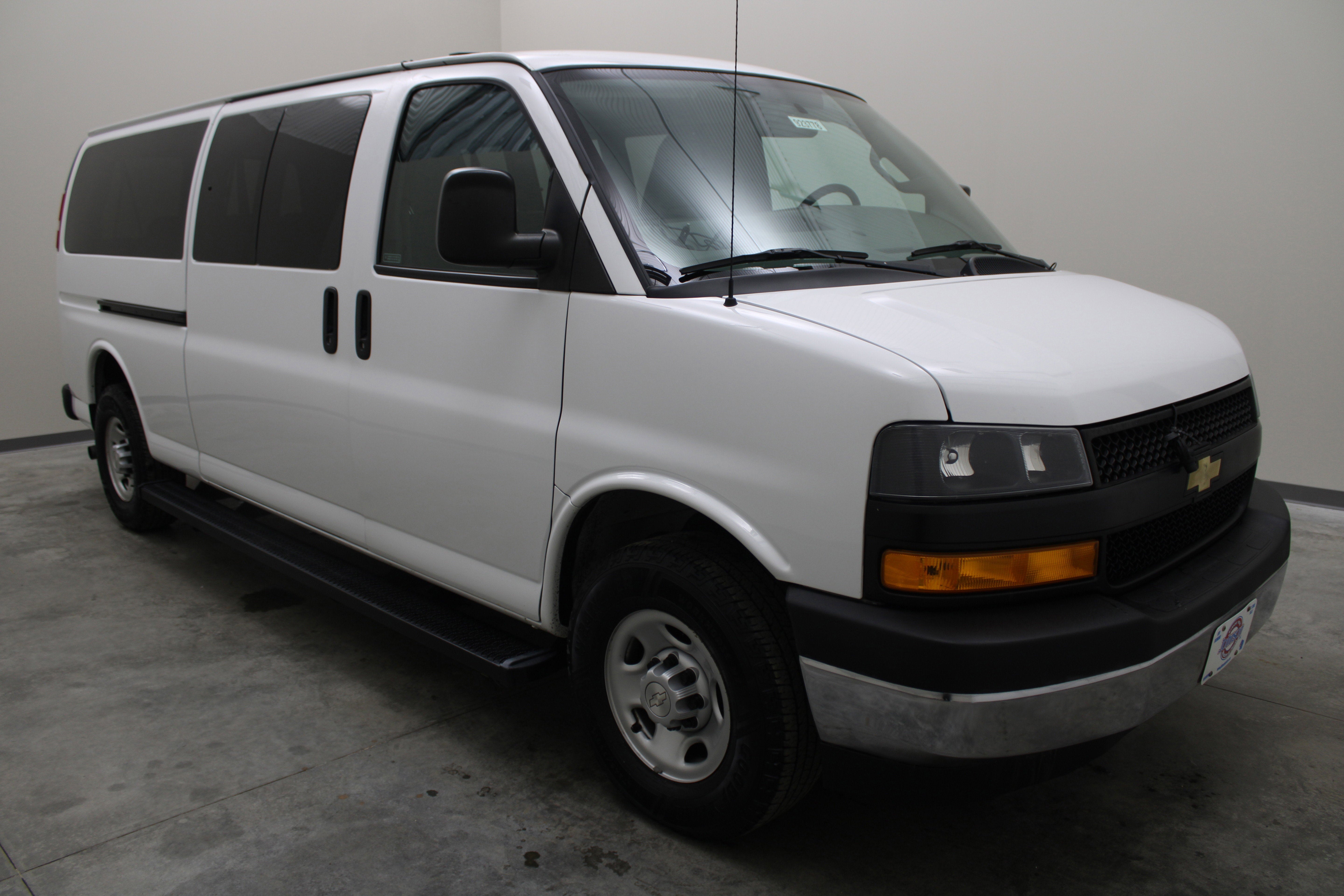 2019 Chevrolet Express Passenger 3500 LS