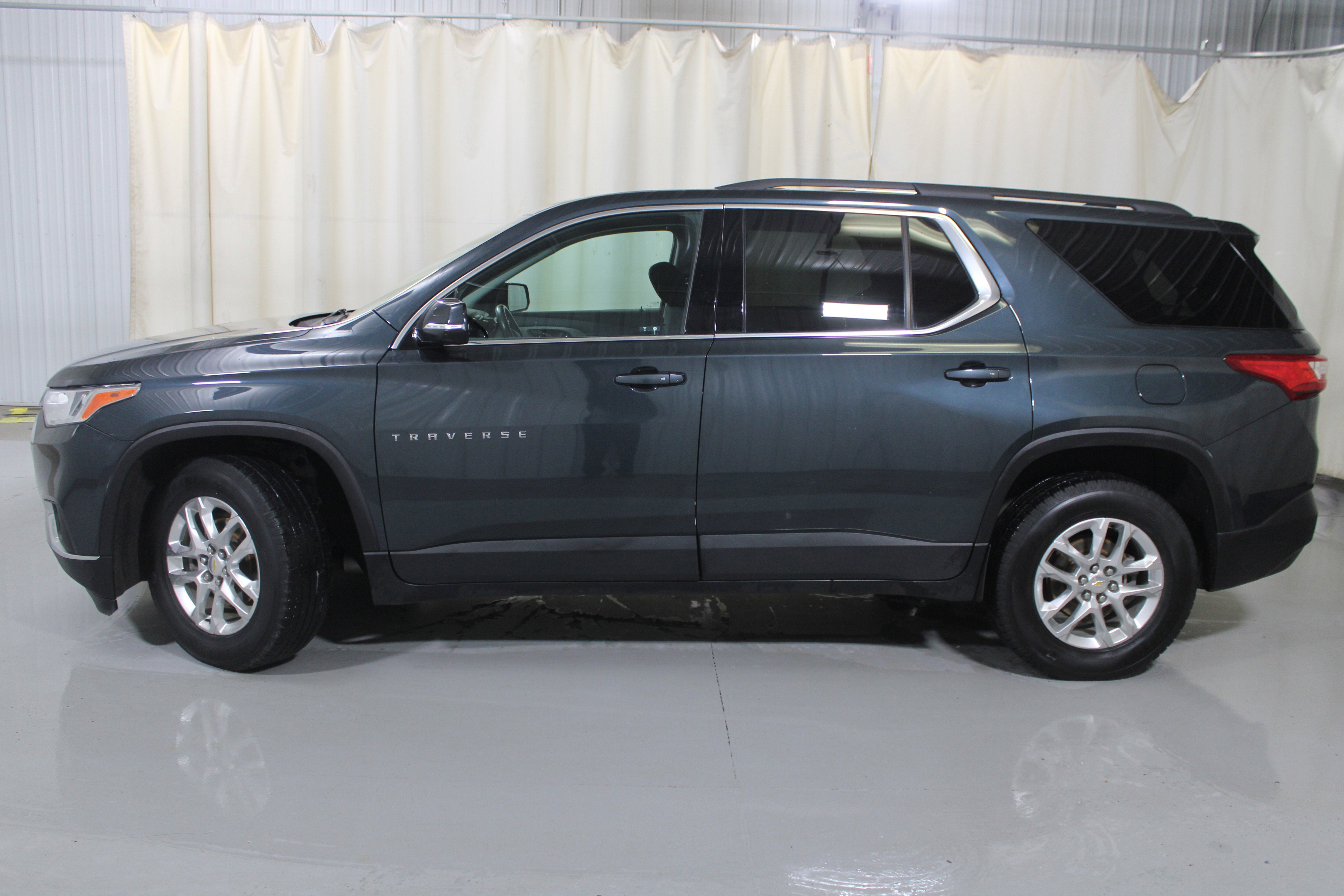 2020 Chevrolet Traverse LT Cloth