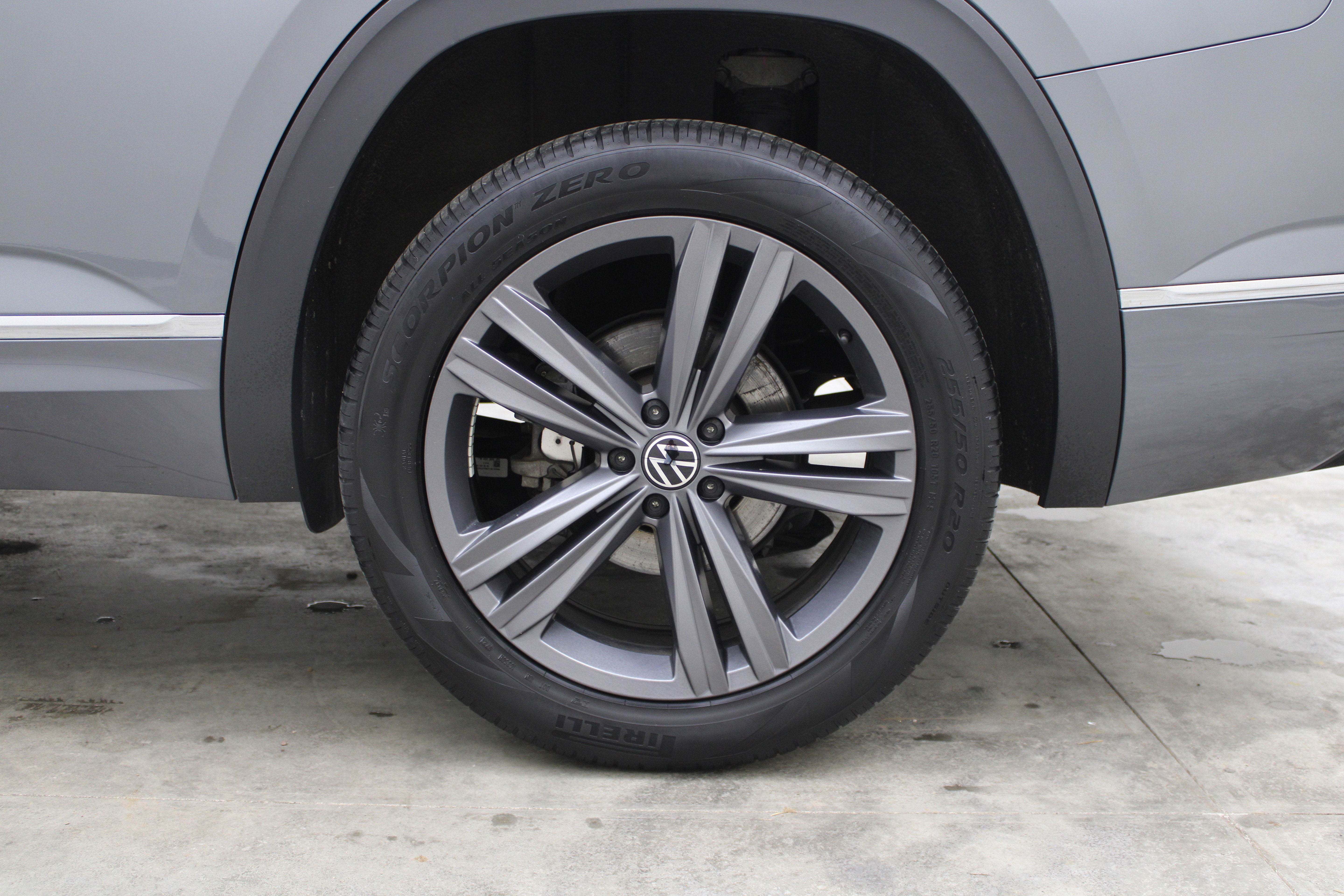 2021 Volkswagen Atlas 3.6L V6 SE w/Technology R-Line