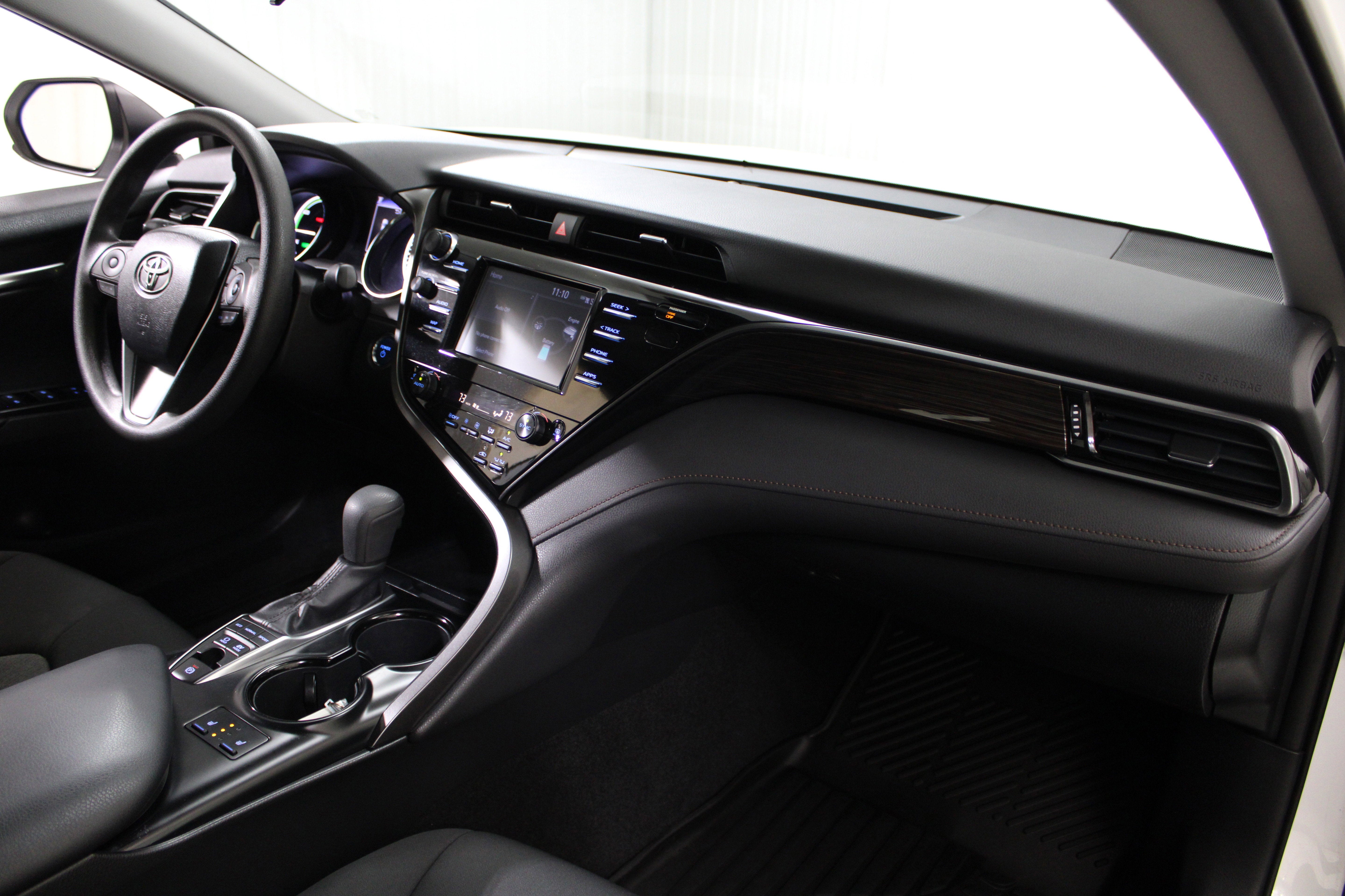 2019 Toyota Camry Hybrid LE