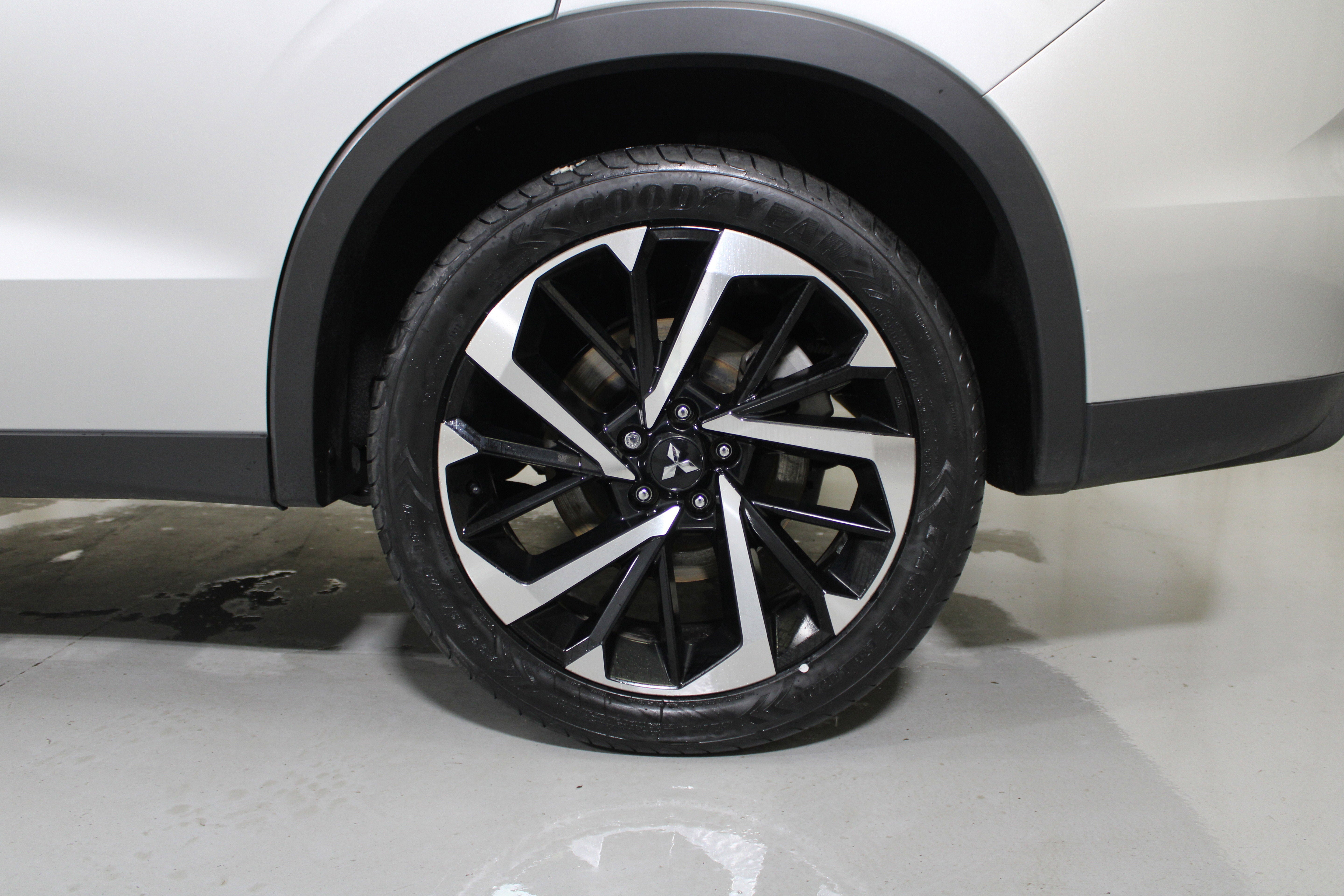 2022 Mitsubishi Outlander ES