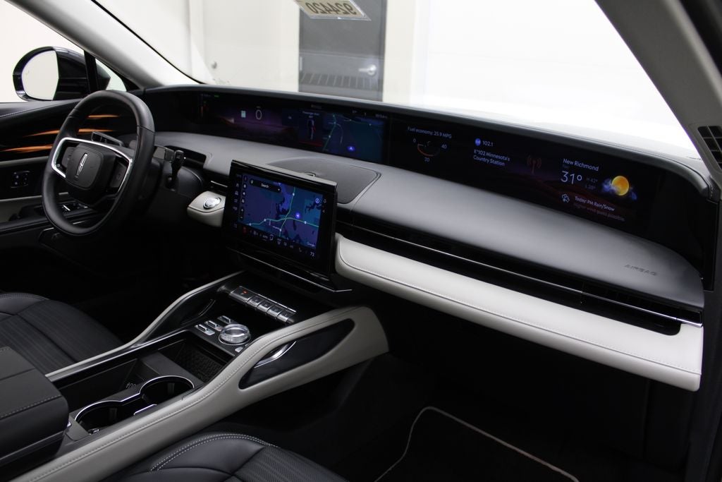 2025 Lincoln Nautilus Reserve