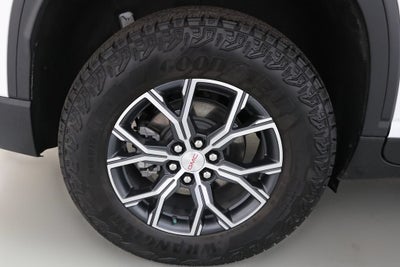 2024 GMC Acadia AT4