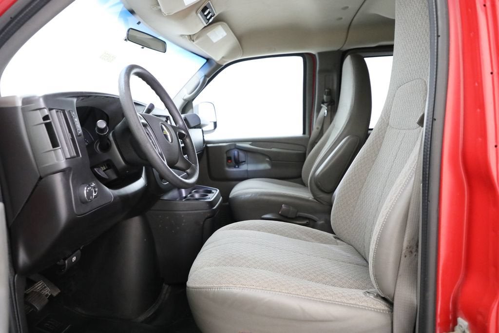 2011 Chevrolet Express Passenger 1500 1LT