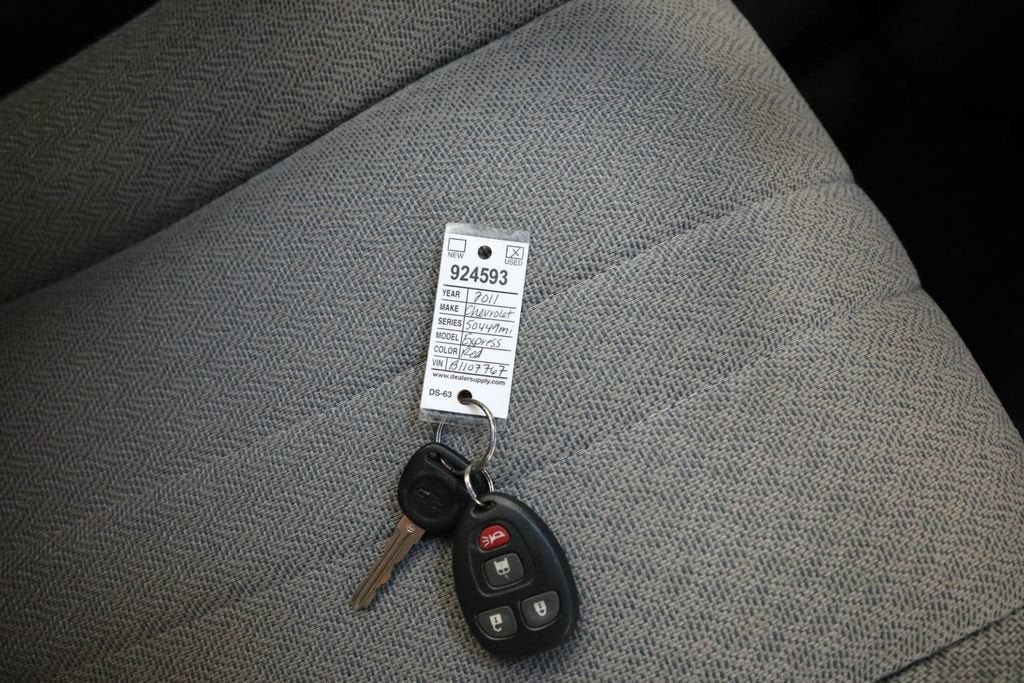 2011 Chevrolet Express Passenger 1500 1LT