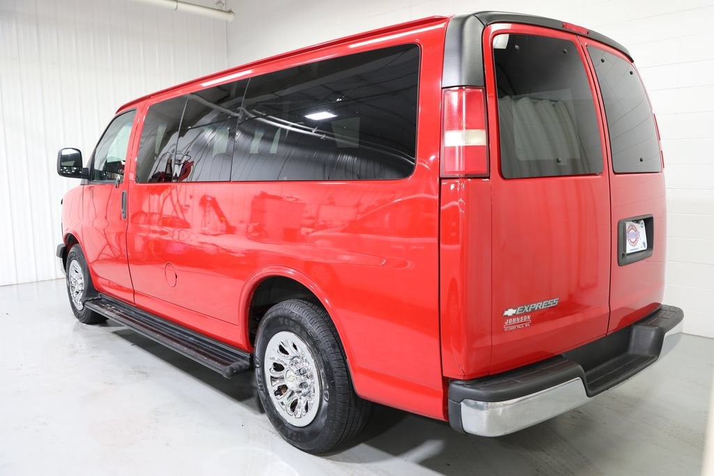 2011 Chevrolet Express Passenger 1500 1LT