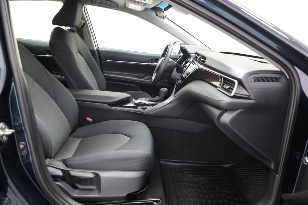 2020 Toyota Camry LE Hybrid