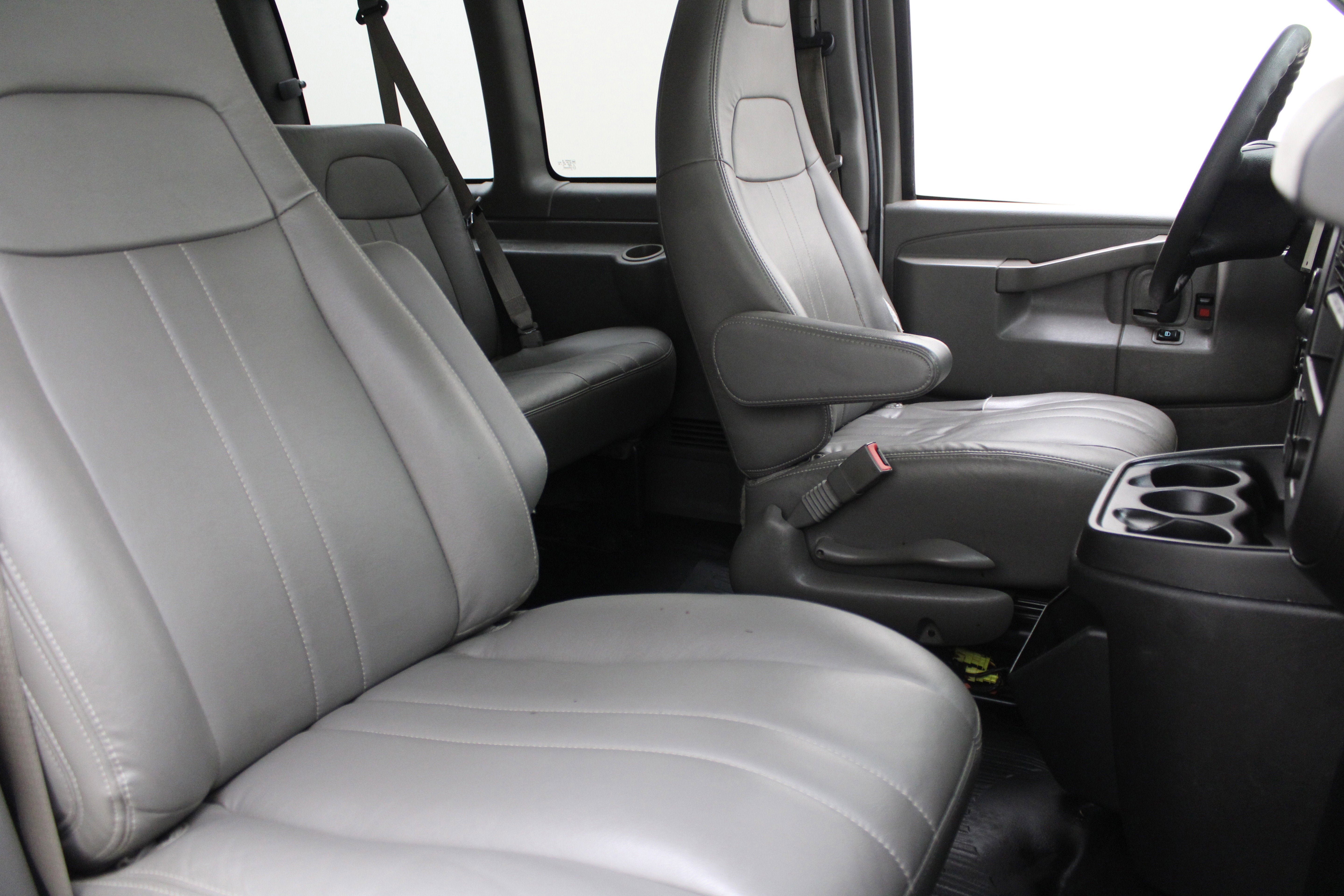 2019 Chevrolet Express Passenger LS