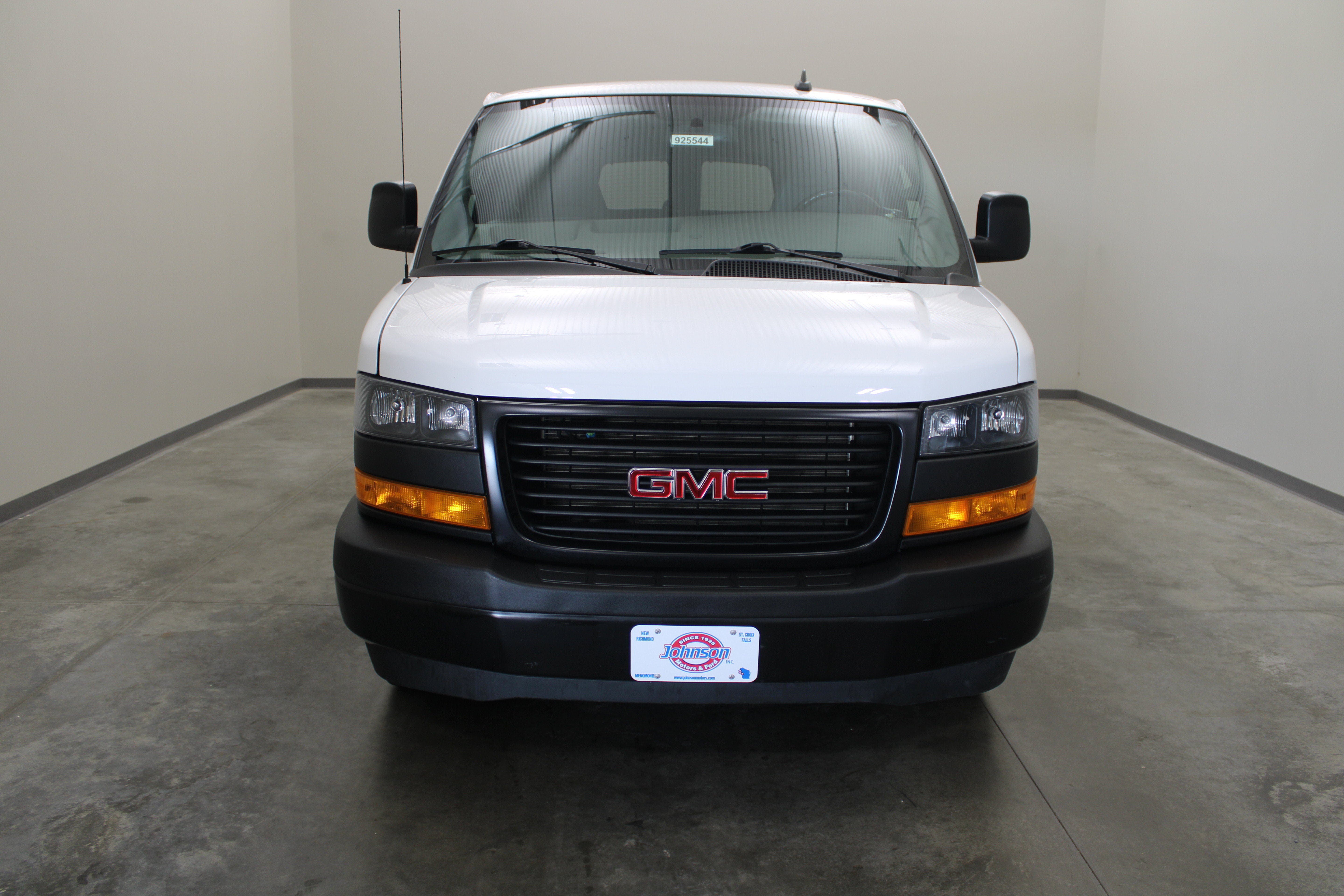 2021 GMC Savana Passenger 3500 LS