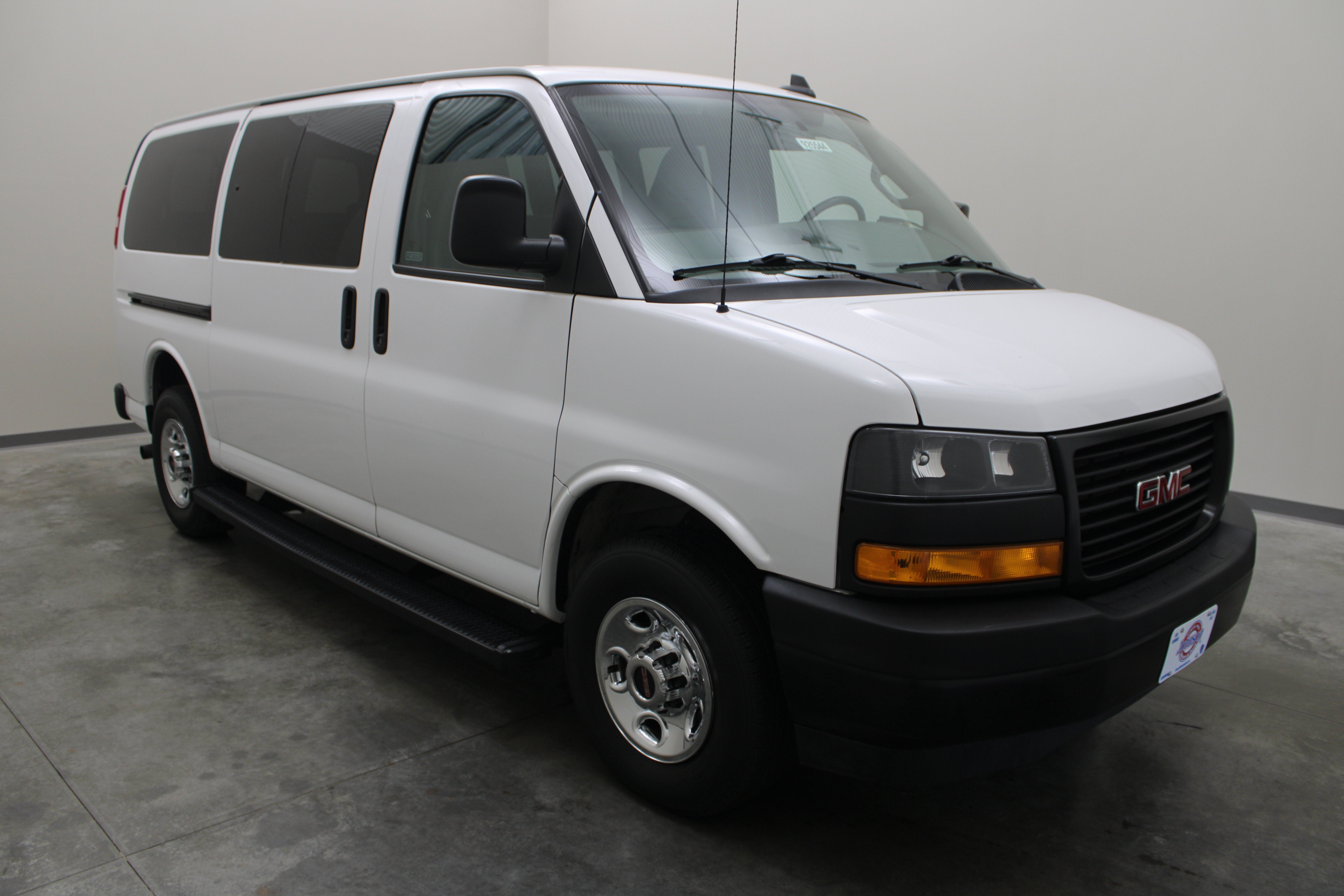 2021 GMC Savana Passenger 3500 LS