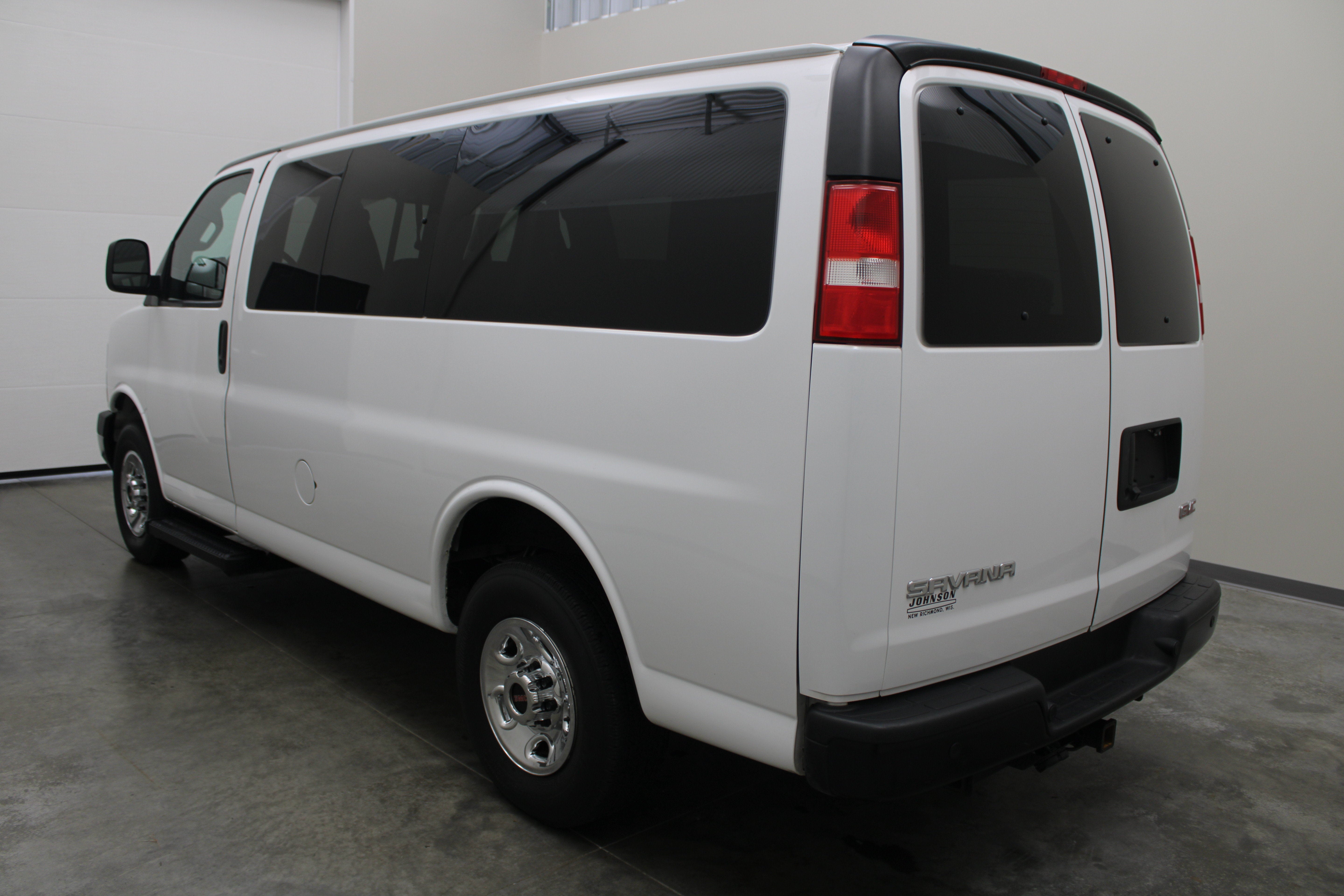 2021 GMC Savana Passenger 3500 LS