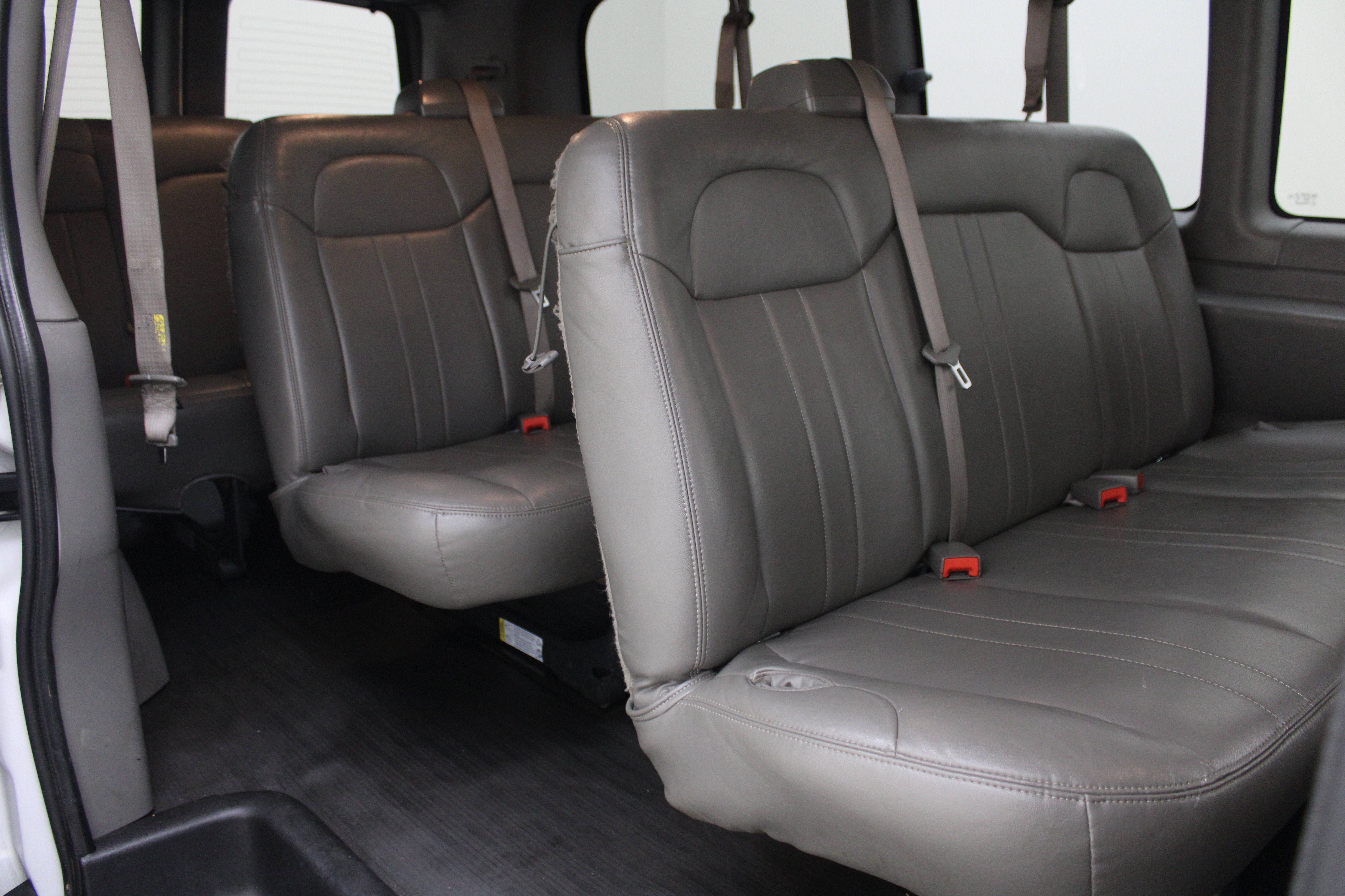 2021 GMC Savana Passenger 3500 LS