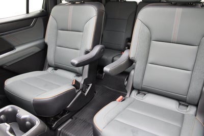 2025 GMC Acadia AWD AT4