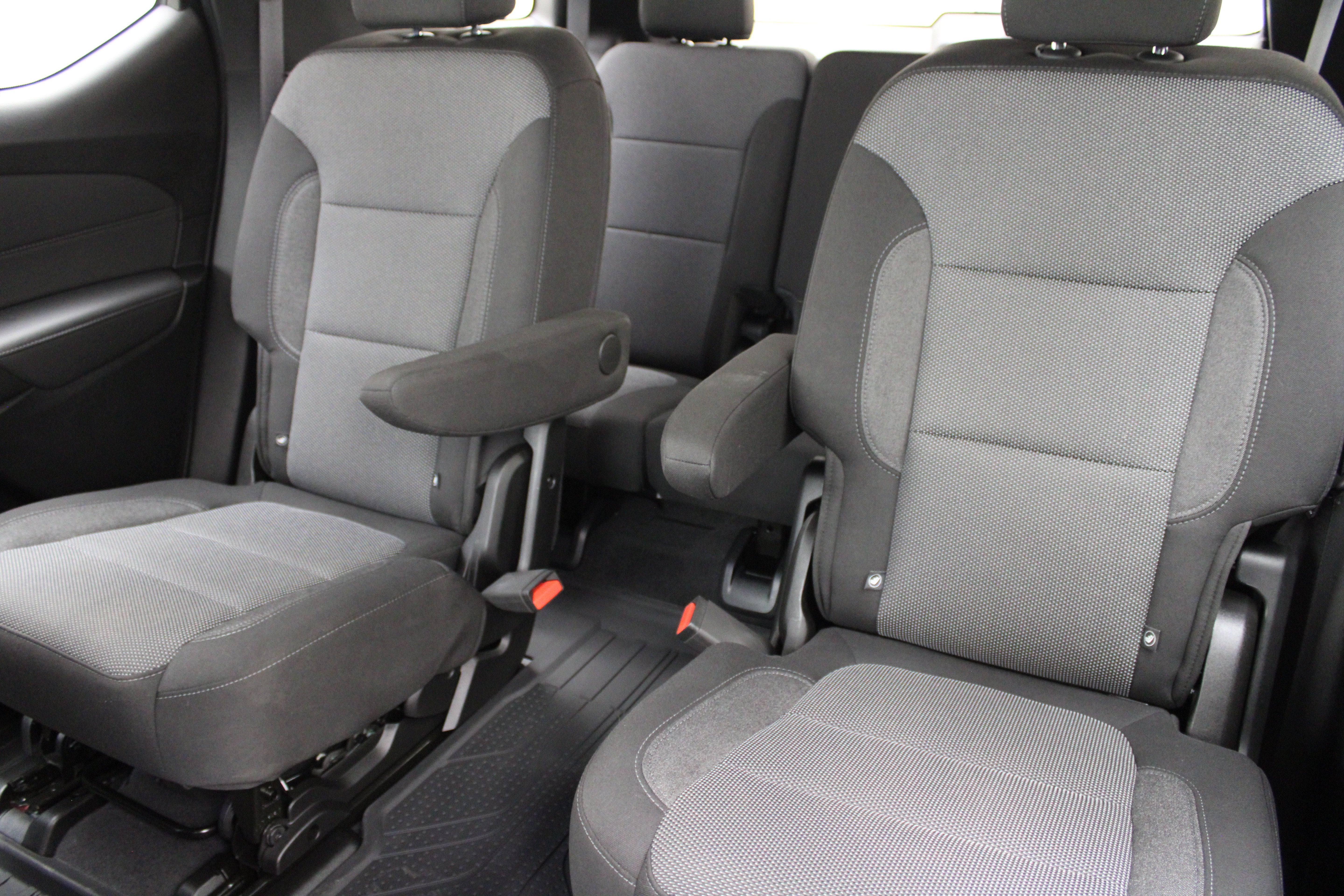 2024 Chevrolet Traverse Limited LT Cloth