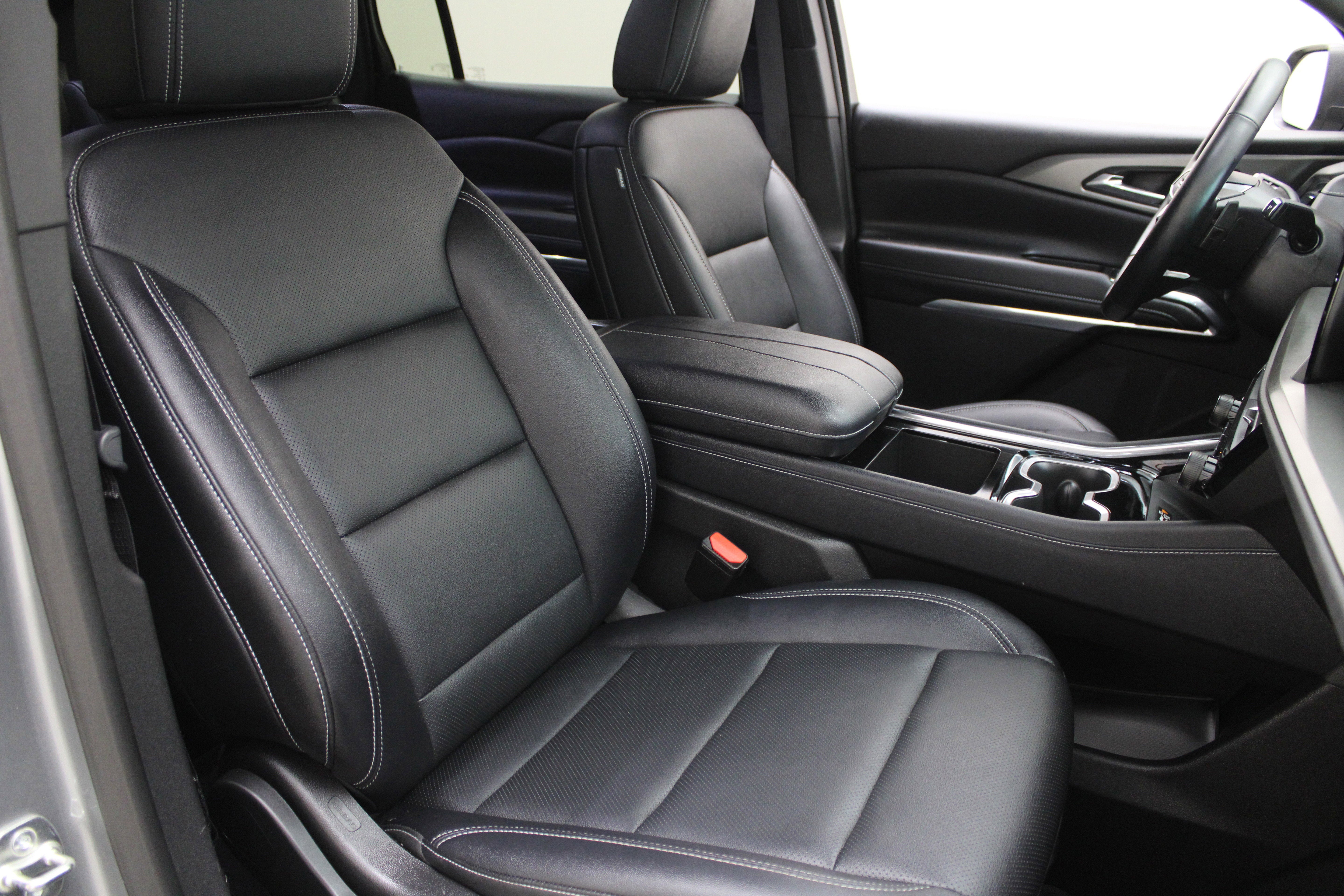 2025 Chevrolet Traverse AWD LT