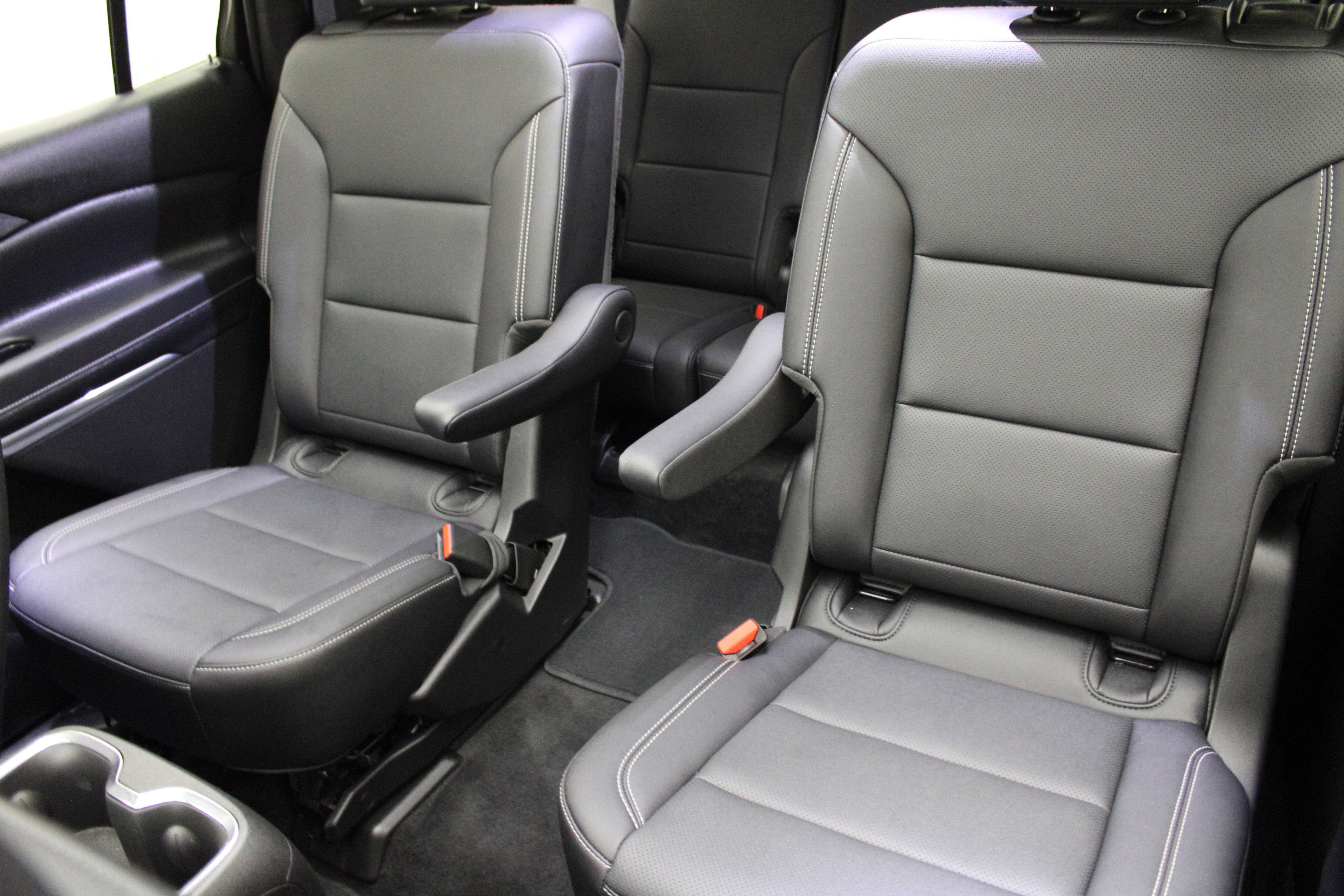 2025 Chevrolet Traverse AWD LT