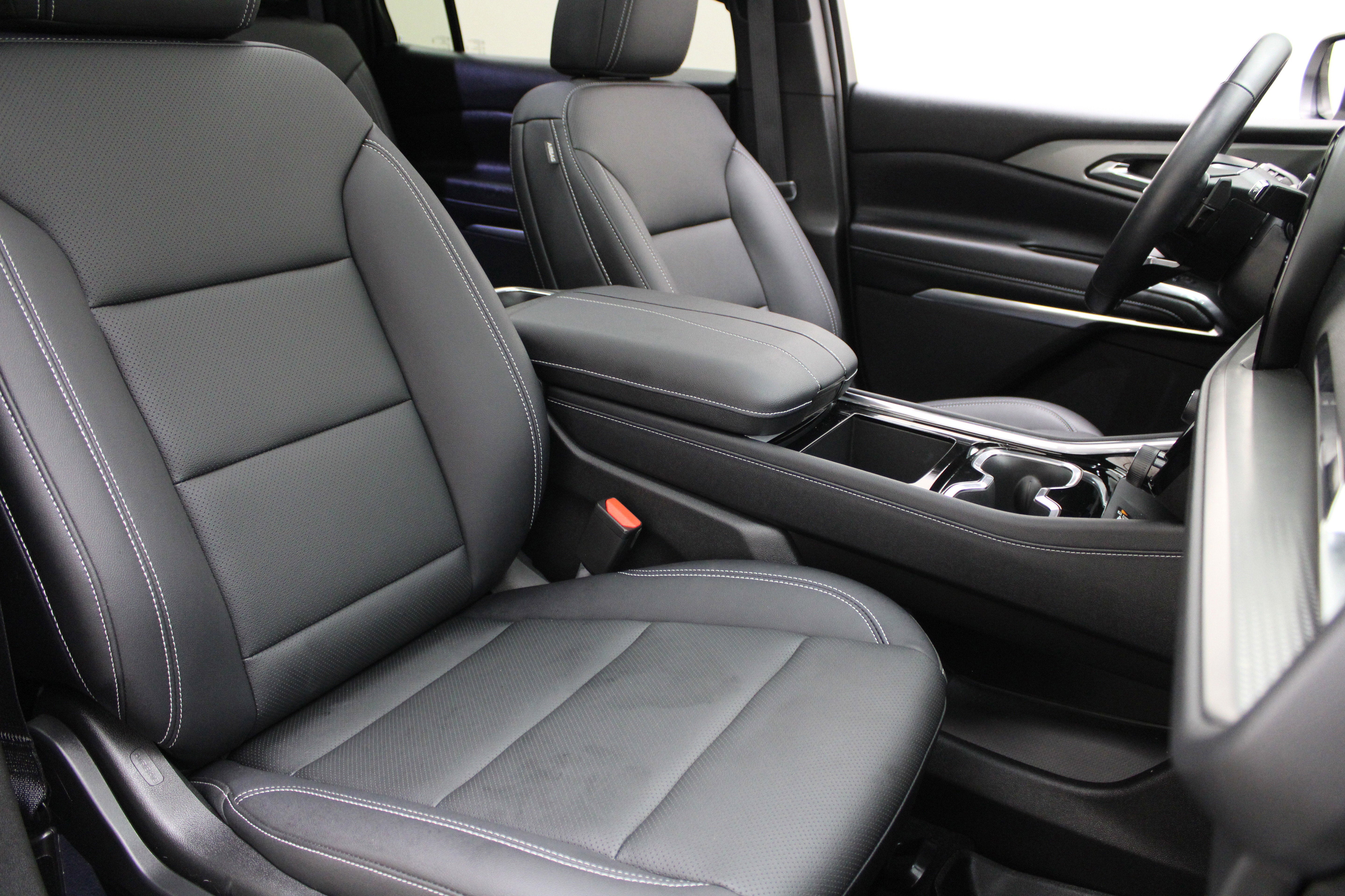 2025 Chevrolet Traverse AWD LT