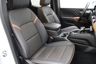 2025 GMC Canyon 4WD AT4