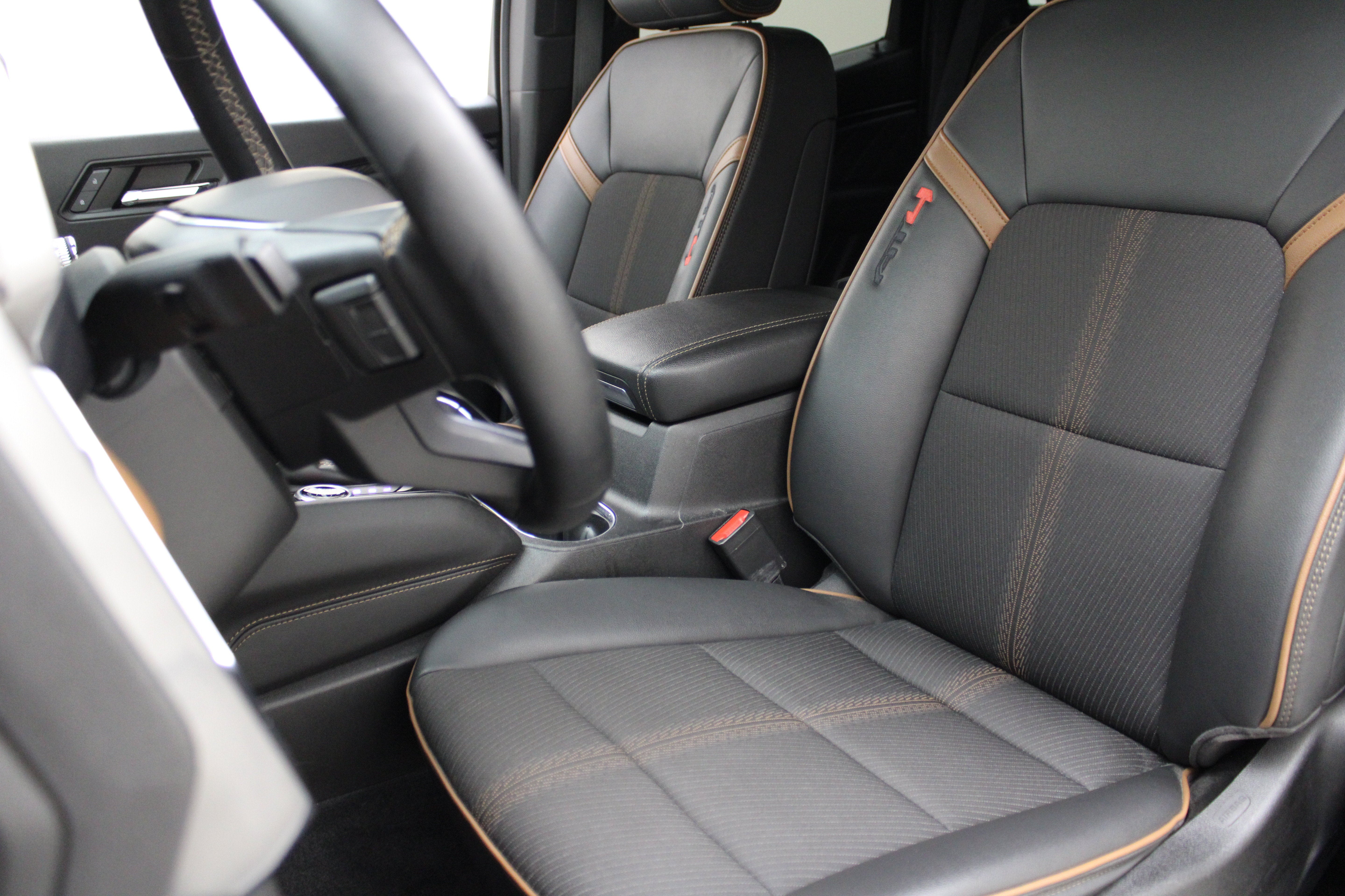 2023 GMC Canyon 4WD AT4