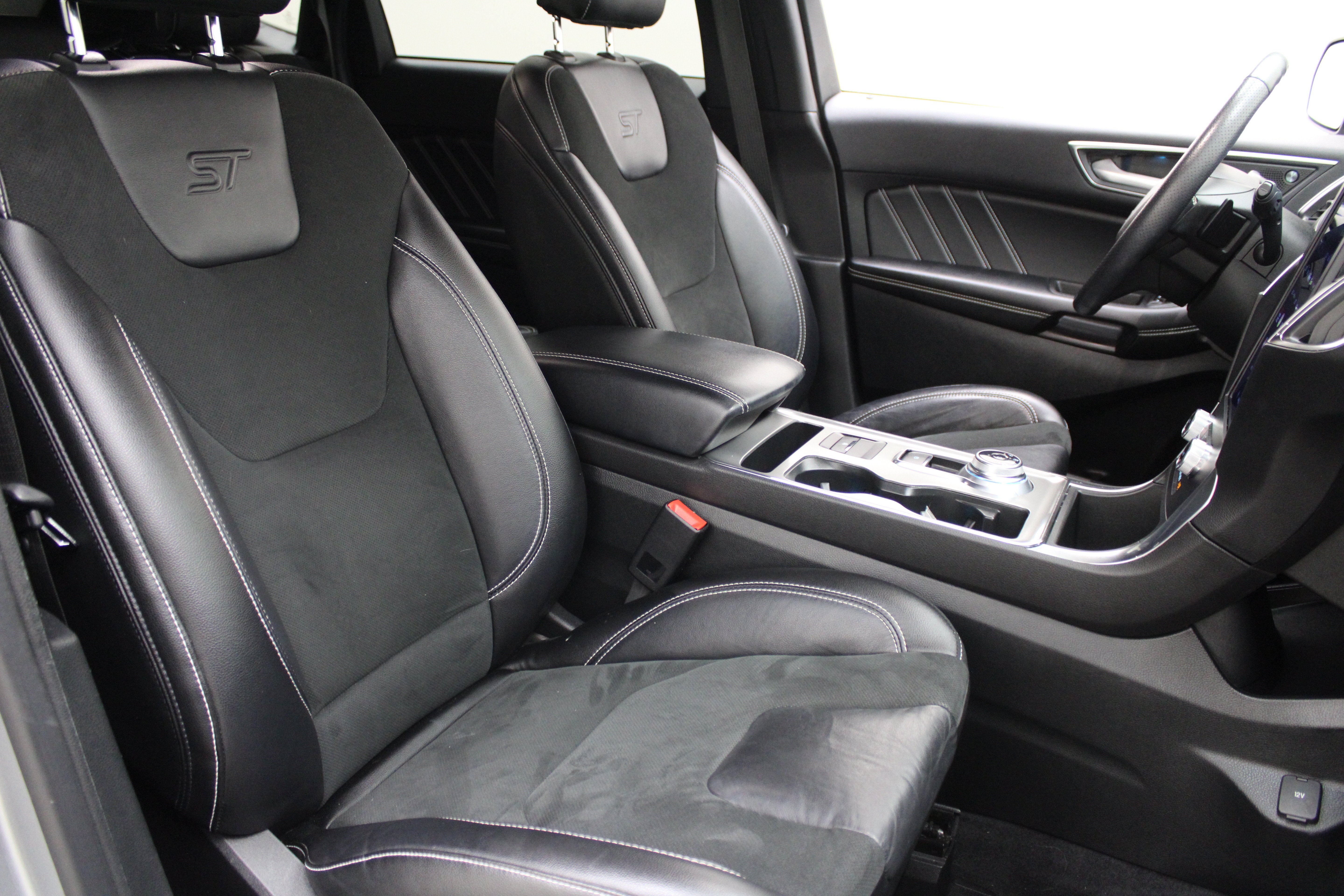 2022 Ford Edge ST