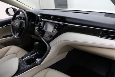 2019 Toyota Camry Hybrid LE